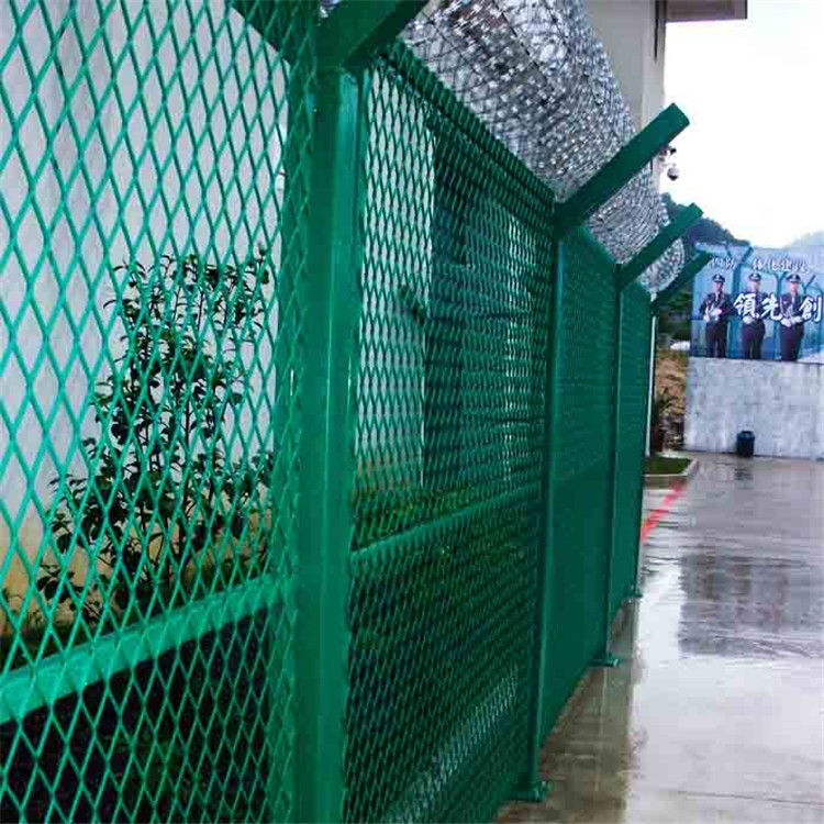 監(jiān)獄勞動(dòng)改造區(qū)隔離網(wǎng)圖片3 監(jiān)獄勞動(dòng)改造區(qū)隔離網(wǎng)圖片3