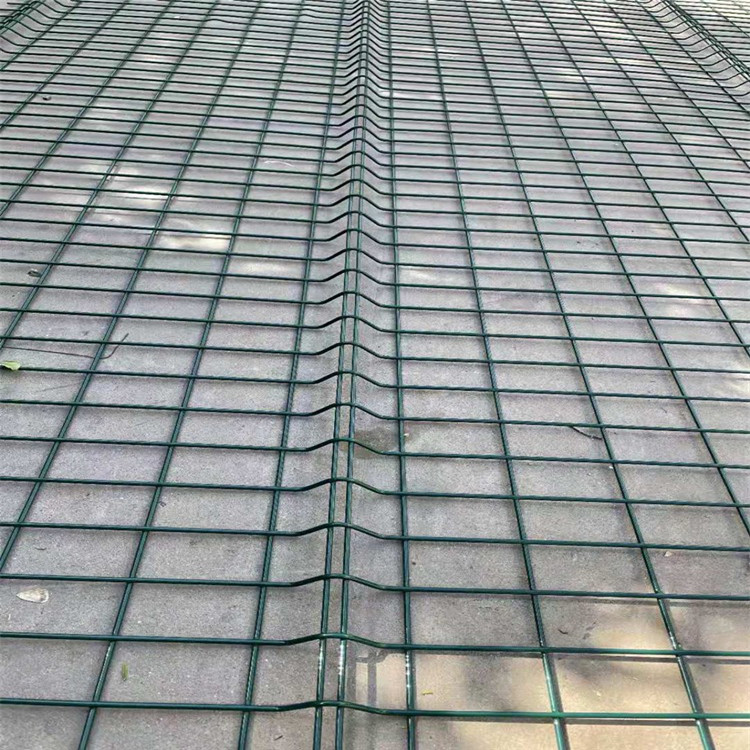 圈地雙邊絲護欄網(wǎng)圖片4 圈地雙邊絲護欄網(wǎng)圖片4