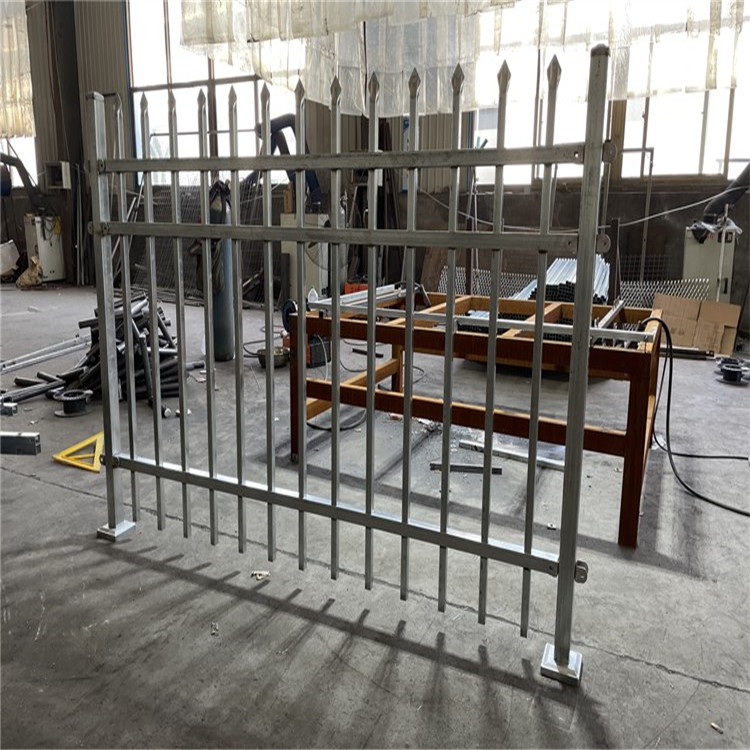 戶外新農(nóng)村別墅庭院欄桿鋅鋼護(hù)欄圖片3 戶外新農(nóng)村別墅庭院欄桿鋅鋼護(hù)欄圖片3