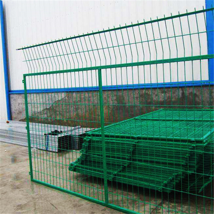 公路綠色護欄網(wǎng)圖片4 公路綠色護欄網(wǎng)圖片4