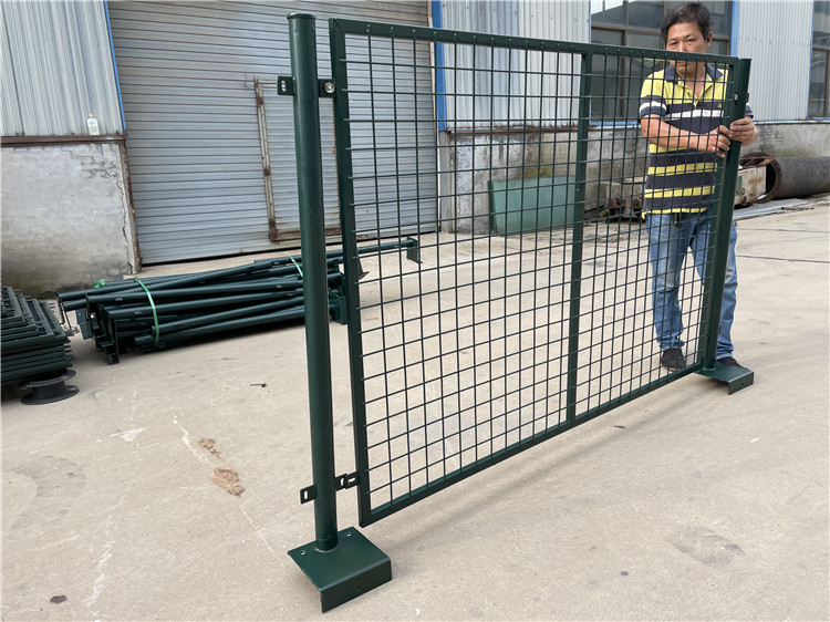 高速公路護(hù)欄網(wǎng)圖片3 高速公路護(hù)欄網(wǎng)圖片3