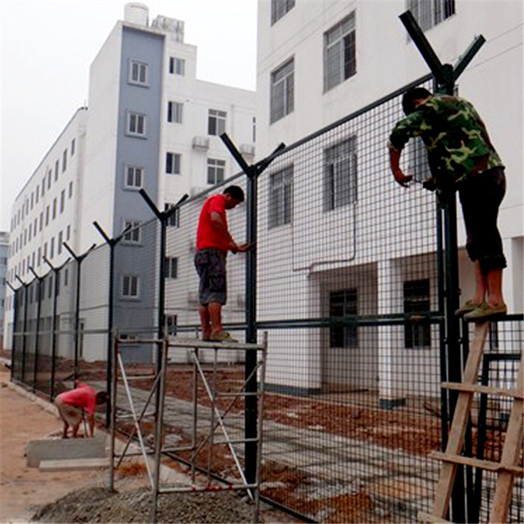 Y型立柱護(hù)欄網(wǎng)圖片2 Y型立柱護(hù)欄網(wǎng)圖片2