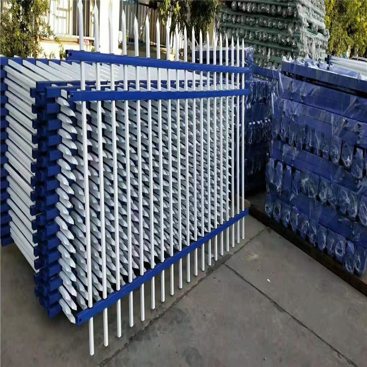 小區(qū)鋅鋼護欄圖片4 小區(qū)鋅鋼護欄圖片4