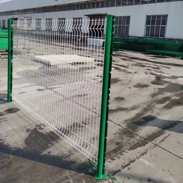 金屬折彎護欄網(wǎng)圖片3