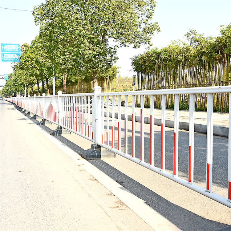 道路鋅鋼護欄圖片4 道路鋅鋼護欄圖片4